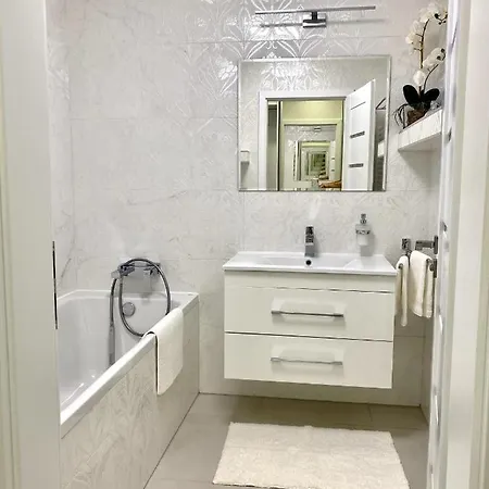 Eleganz - Exclusive Near The Center With Free Private Parking * 布拉迪斯拉发