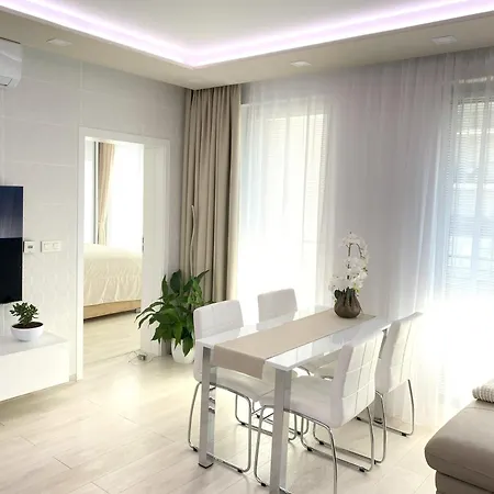 Eleganz - Exclusive Near The Center With Free Private Parking Apartmán