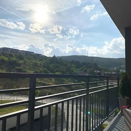 Eleganz - Near The Center With Free Parking Apartmán *