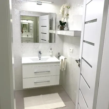 Apartmán Eleganz - Near The Center With Free Parking *